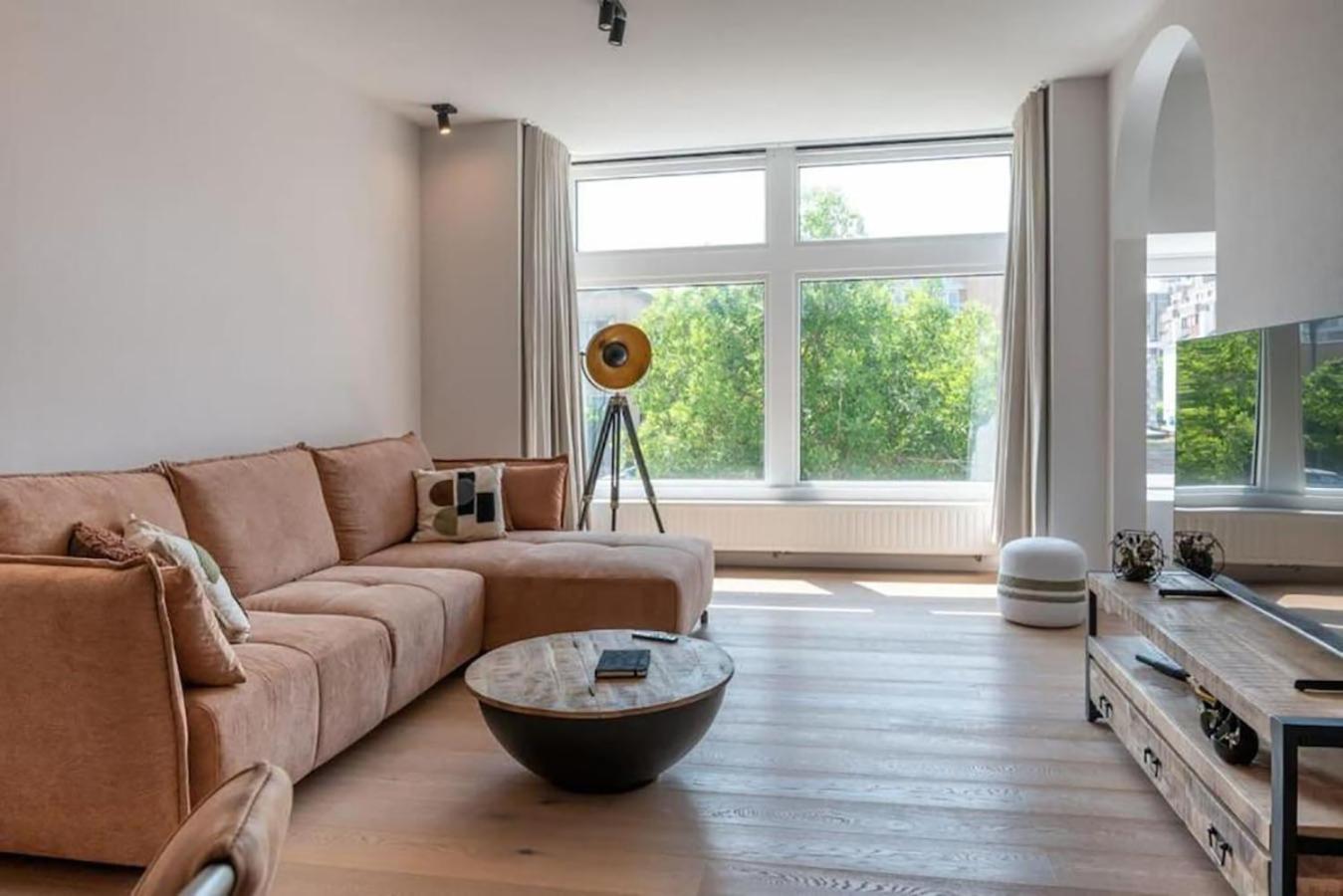 Renovated Art Deco Apartment With Vintage Elements أوستيند المظهر الخارجي الصورة